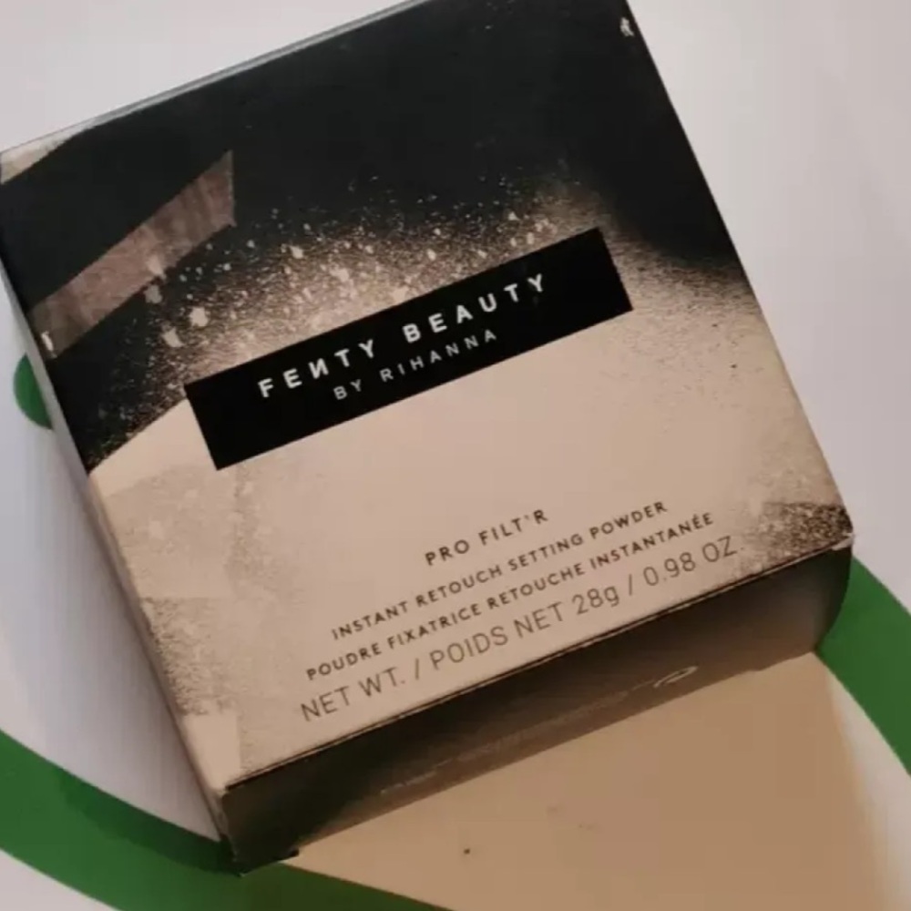 New Fenty Beauty PRO FILT'R INSTANT RETOUCH SETTING POWDER - Picture 11 of 13